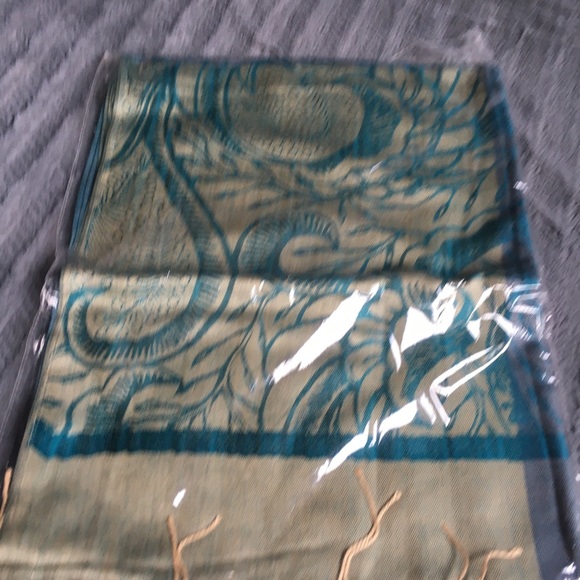 New in plastic pashmina - Picture 2 of 5